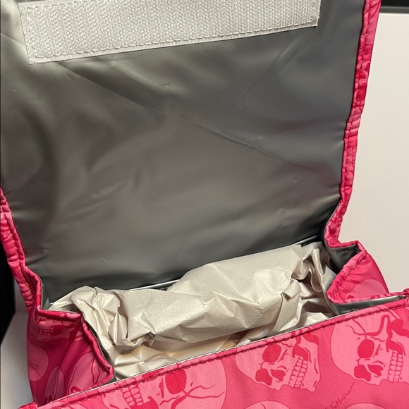 Betsey Johnson Pink Skull Lunch Tote - Picture 3 of 3